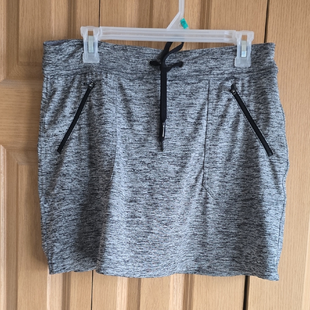 Tek Gear Heathered Gray Mini Skirt with Black Zipper Accents